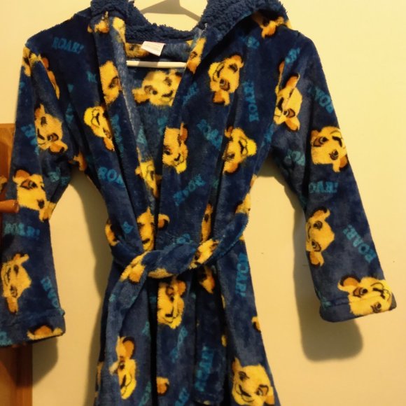 Boy's size 4/5 x small robe, The lion king.